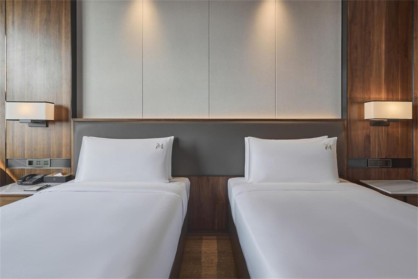 Vm Hotel Phnom-Penh Buitenkant foto