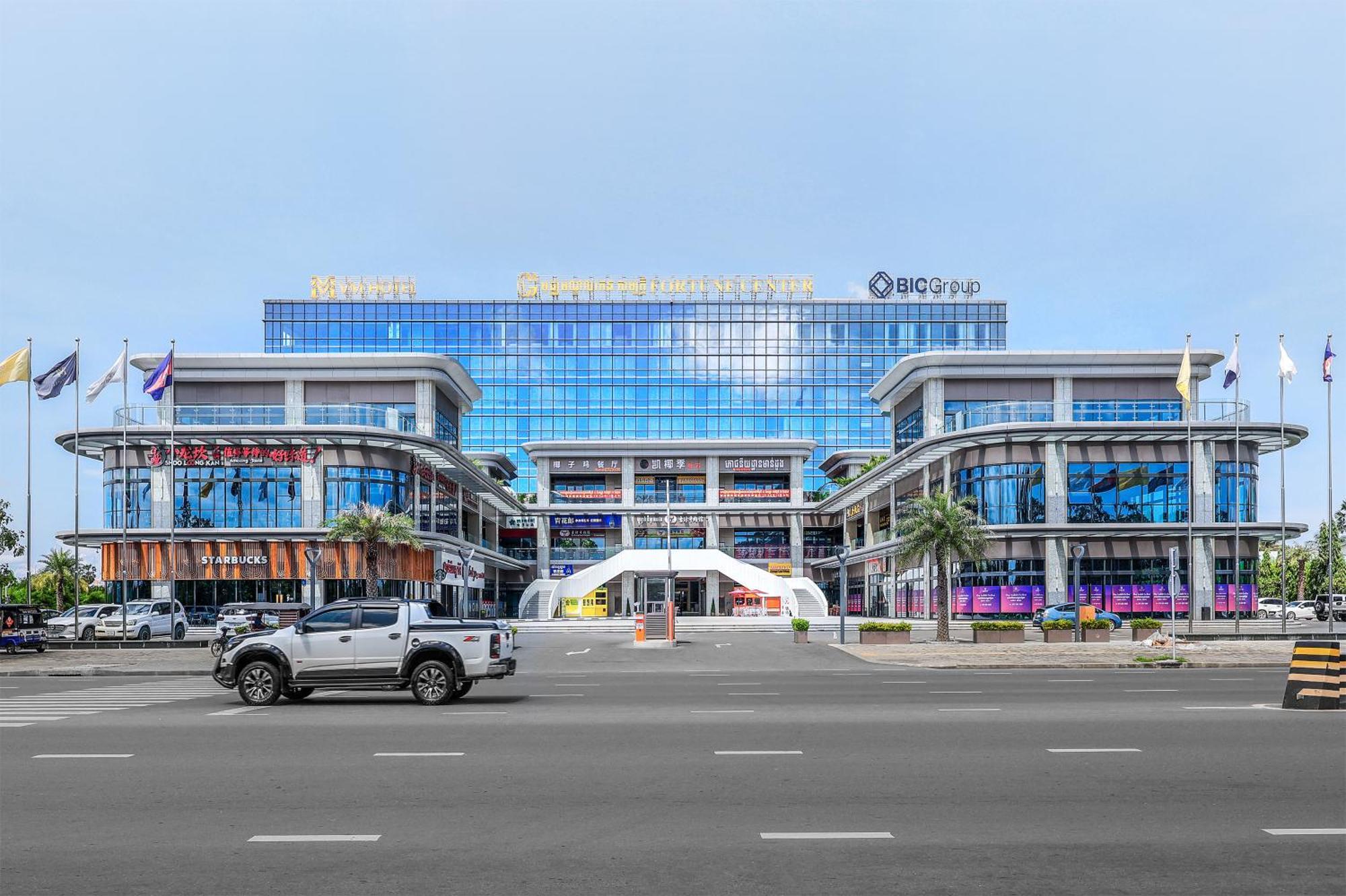 Vm Hotel Phnom-Penh Buitenkant foto